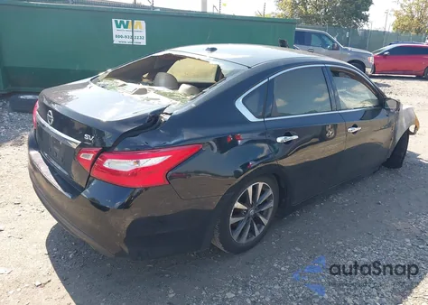 2017 Nissan Altima 2.5 Sv z USA, uszkodzony, nr VIN 1N4AL3AP8HC152973